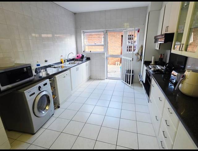 4 BEDROOM PROPERTY TO RENT IN STRATHAVON